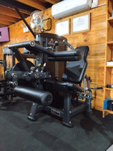 Leg Extension Leg Curl TITAN Pro armado en showroom - equipo real en stock